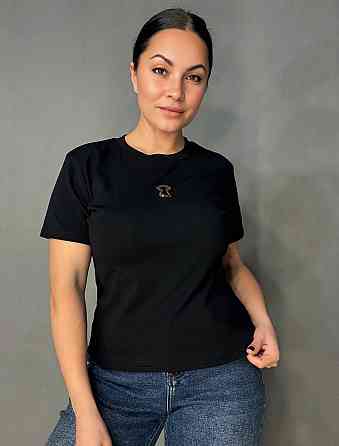 Футболка жіноча A-N 911-21 з аплікацією камінців силует замка базова one size, чорний, one size Київ