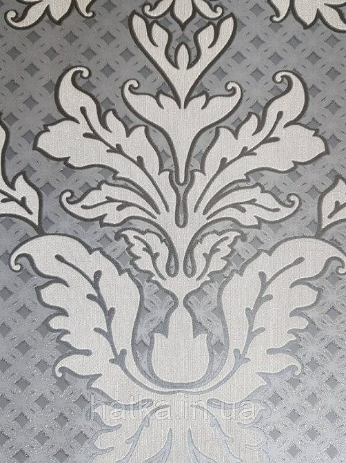 Шпалери вінілові на флізелін метрові Marburg Kingdom 31501 вензелі великі сірі фон темно сірий з сріблом Київ - фото 2