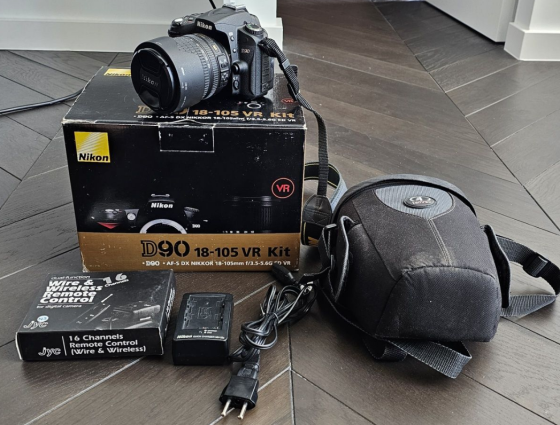Фотоаппарат Зеркальный Nikon D90 18-105mm. Киев