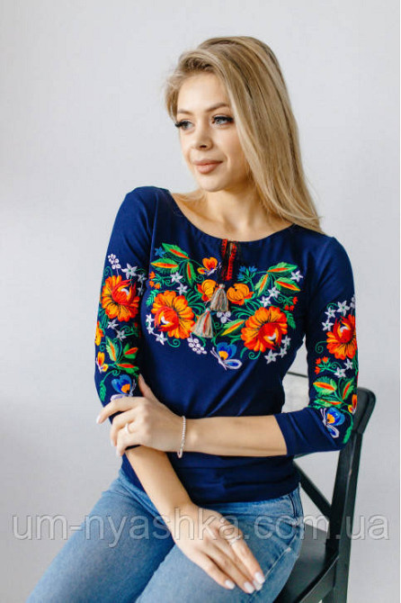 Трикотажная вышиванка женская с рукавом 3/4 