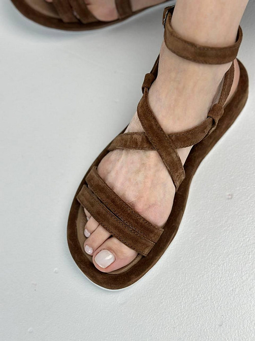 Olli Босоніжки жіночі шоколадні OLLI Л-23-21113 літні замшеві на низькому ходу / Модні босоніжк Коломыя - изображение 4