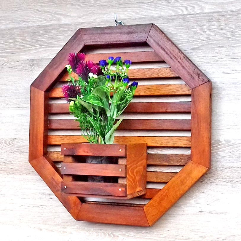 Полка настенная для цветов 