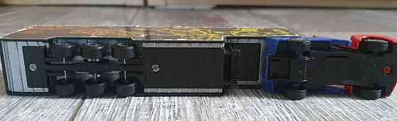 Вантажівка з причепом “Optimus Prime” з мультфільму Трансформери. Київ