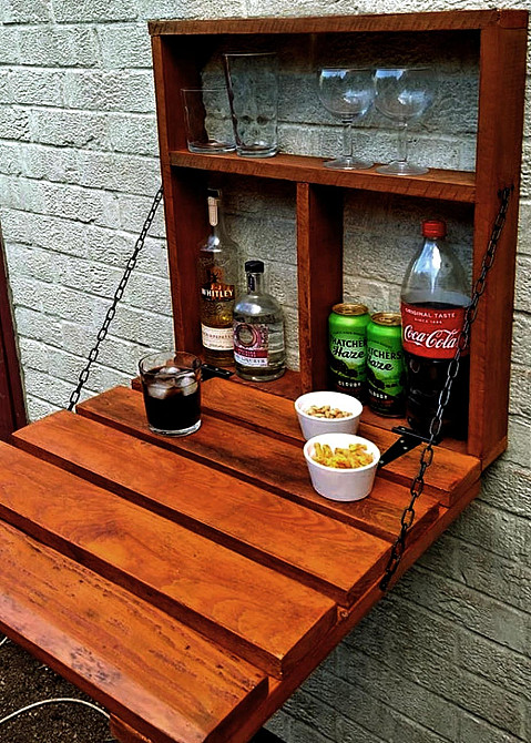 Настенный бар 