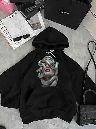 Жіноча трендова худі з символом мудрості з якісної тринитки на флісі Одеса