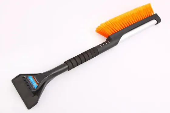 Скребок для снега телескоп. 64-91 см со щеткой 94 пучка Inmind (мягкая ручка) Винница