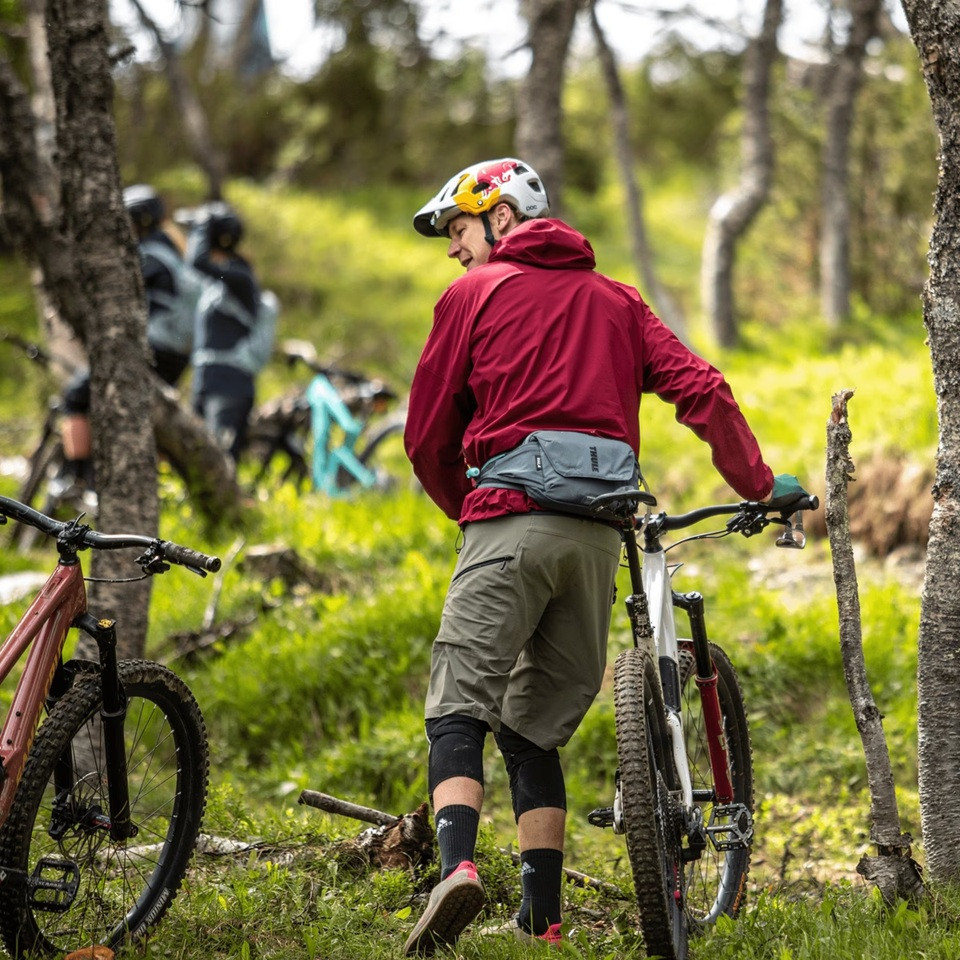 Сумка Thule Portable Rail Hydration Hip Pack 4L TRHP-304 Faded Khaki (7121912) Київ - фото 7