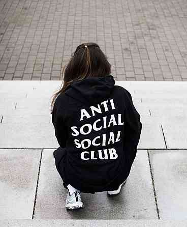 Чорне жіноче худі з принтом — anti social social club Чернівці
