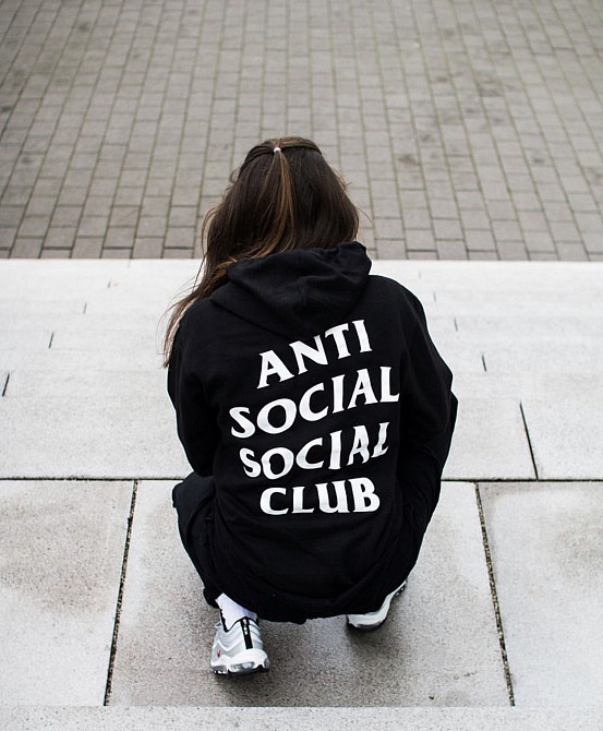 Чорне жіноче худі з принтом — anti social social club Чернівці - фото 1