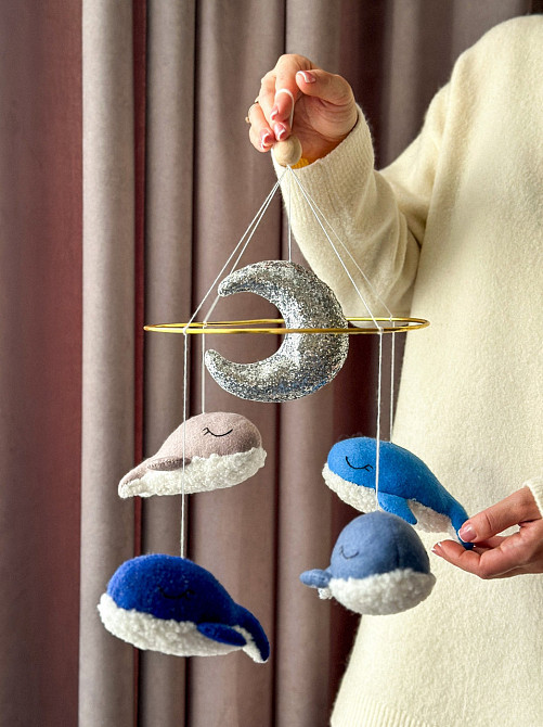 Дитячий музичний мобіль на ліжечко для немовлят WooolyWool «Кити» з 35 мелодіями Київ - фото 9