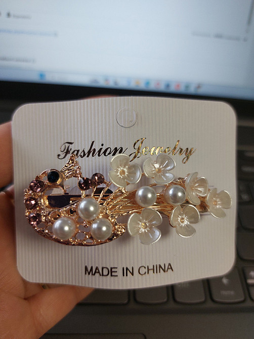 Заколка для волос Павлин 6,5 на 2,5 см золотисто-белый Киев - изображение 1