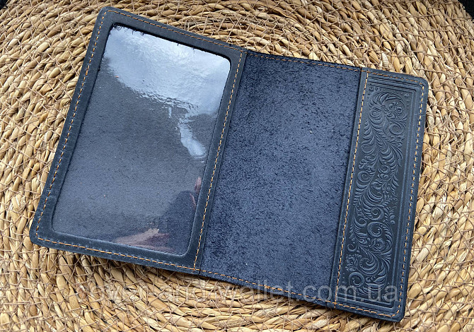 Шкіряна обкладинка на паспорт із гербом України синього кольору ST Leather Київ - фото 2