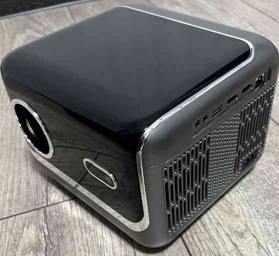 Мультимедійний проектор Full HD на Android. Київ