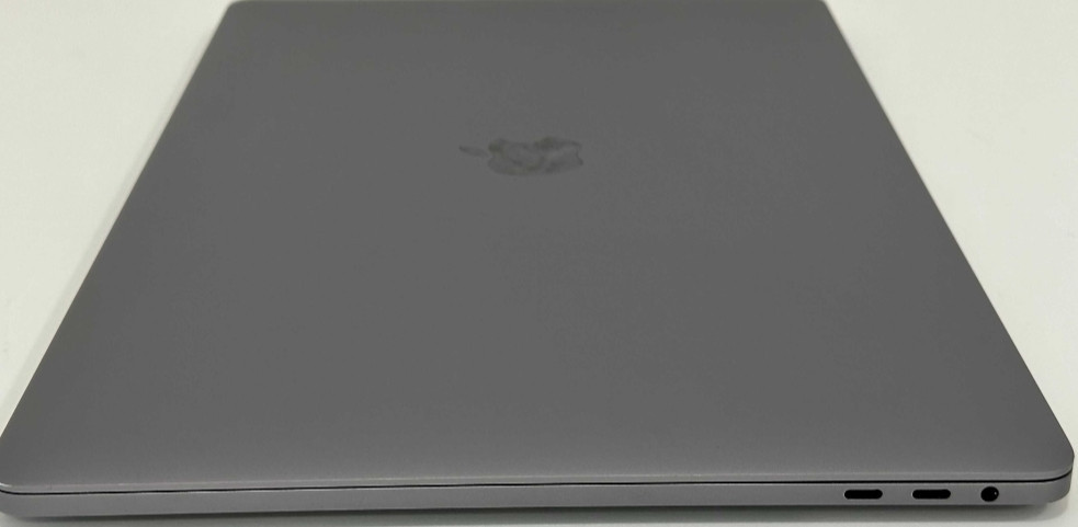 Ноутбук: Apple MacBook Pro 15.4" (2016) Space Gray i7- 6820HQ/16Gb. SSD512Gb. Київ - фото 2