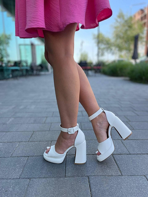 Meideli Модні жіночі босоніжки літні білі на товстому каблуці з відкритим носком з еко-шкіри ME Коломыя - изображение 6