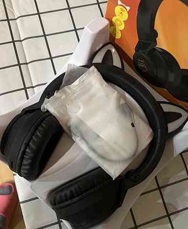 Светящиеся наушники новые. Киев