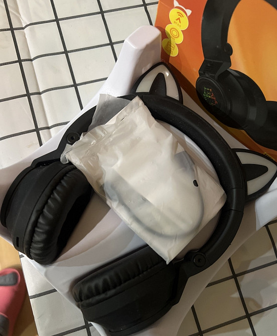 Светящиеся наушники новые. Киев - изображение 1