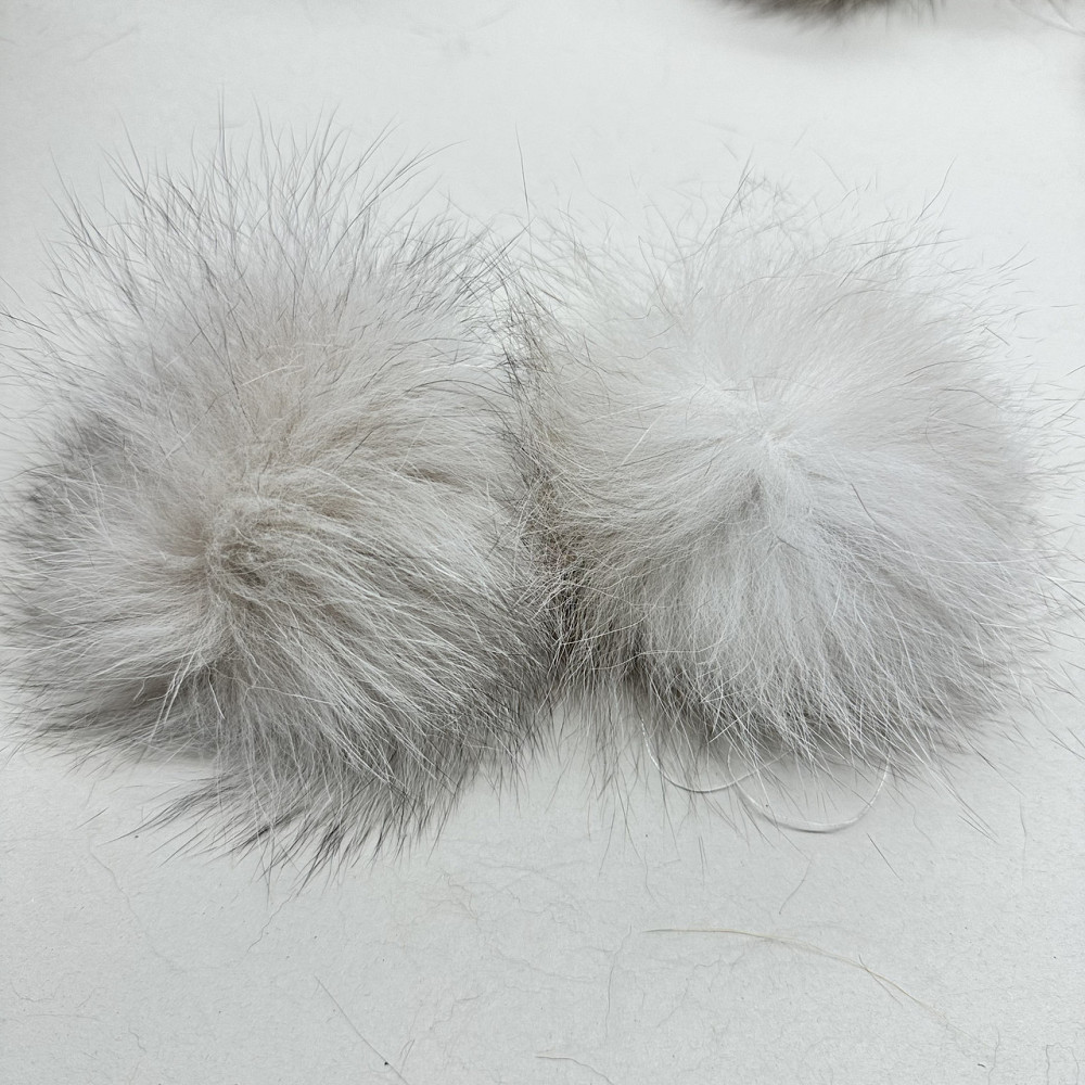 Помпони з натурального хутра блюфрост Молочний Харків - фото 1