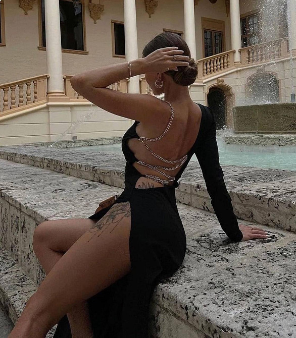 Жіноча елегантна святкова сукня з ланцюжком на спині еластичний мікродайвінг Одеса - фото 6