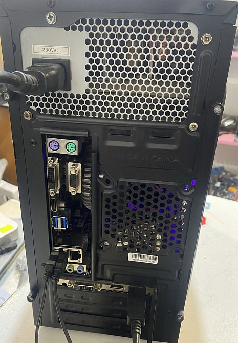 Игровой Системный Блок Intel Core i3 8100/ DDR4 8Gb
/ SSD 120Gb. Киев - изображение 1