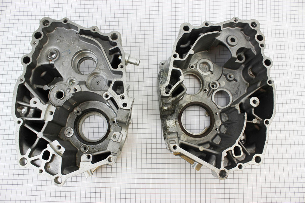 УЦІНКА ZS250-4B/Honda - CBT250 Картер двигуна лівий + правий к-кт (невеликий наліт) Київ - фото 1