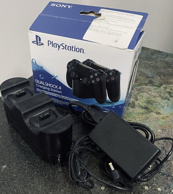 Оригінальна зарядна станція для геймпадів ps4 playstation4. Харків - фото 1