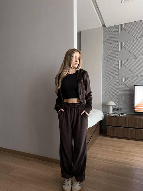 Женский стильный костюм двойка в стиле спорт шик со стразами на ягодицах велюр Шоколадный, 46/48 Одесса - изображение 5