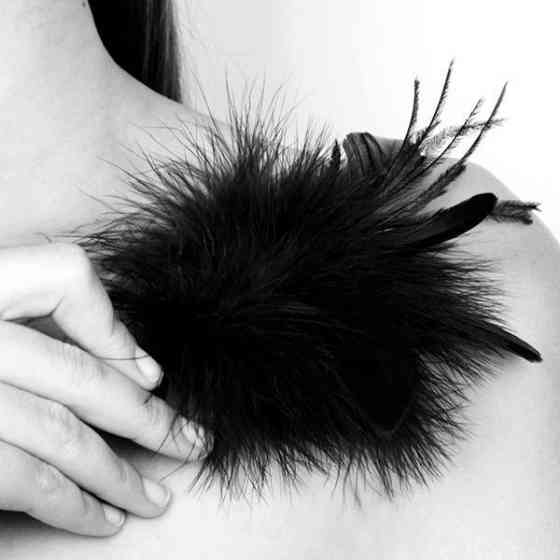 Мітелка Bijoux Indiscrets Pom Pom – feather tickler Sex Aura Київ