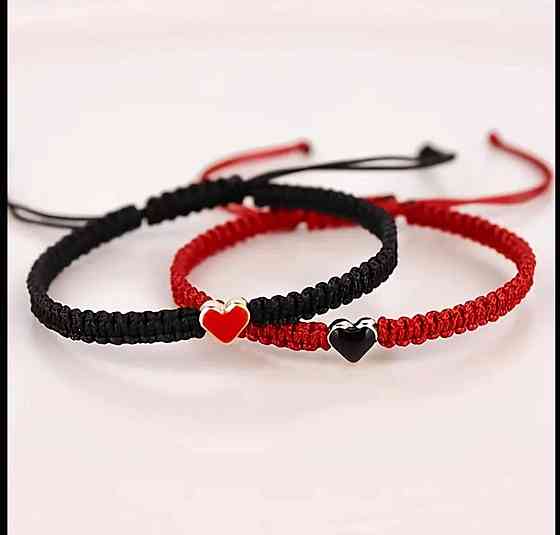 Набор плетёных браслетов с сердцем красно-чёрный, регулируемый Киев