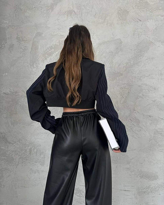 Женские трендовые теплые брюки из экокожи на флисе Одесса - изображение 2