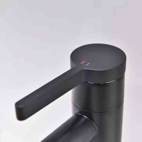 Змішувач для раковини, умивальника одноважільний з латуні, чорного кольору Кам'янець-Подільський