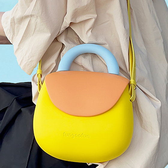 Сумочка силиконовая клатч женский на ремешке с ручками водонепроницаемая сумка Fungoofun, желтая с оранжевым Каменец-Подольский