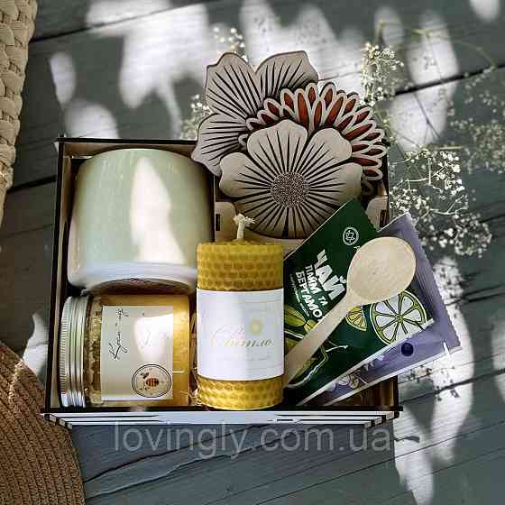 Набір подарунковий: чашка, крем-мед, свічка, чай у дерев’яному боксі Ірпінь