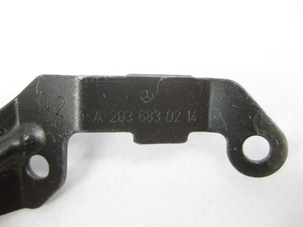 Mercedes-Benz  A2036830214 Правий кронштейн декоративної накладки магнітоли та клімату C-Class W203 CLC Sportcoupe C203 Одесса - изображение 8