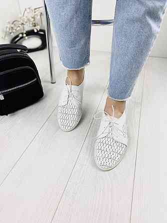 BOGATKO Мокасини жіночі з перфорацією білі з натуральної шкіри весна - літо BOGATKO 111 р. 38 Коломия