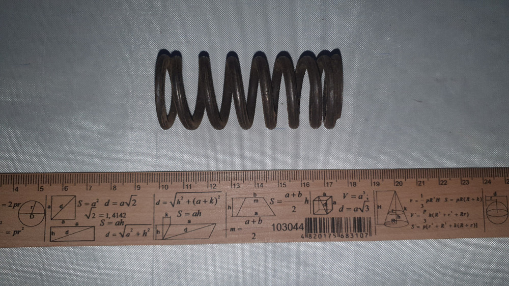 Пружина сжатия 29.7х70х3.9 мм. СССР. Харьков - изображение 1
