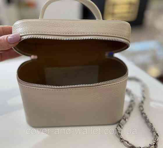 Модна жіноча шкіряна сумочка бежевого кольору квадратної форми Virginia Conti Київ