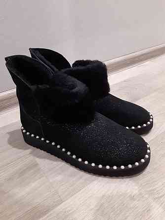 Уггі жіночі короткі замшеві 38 чорний Київ