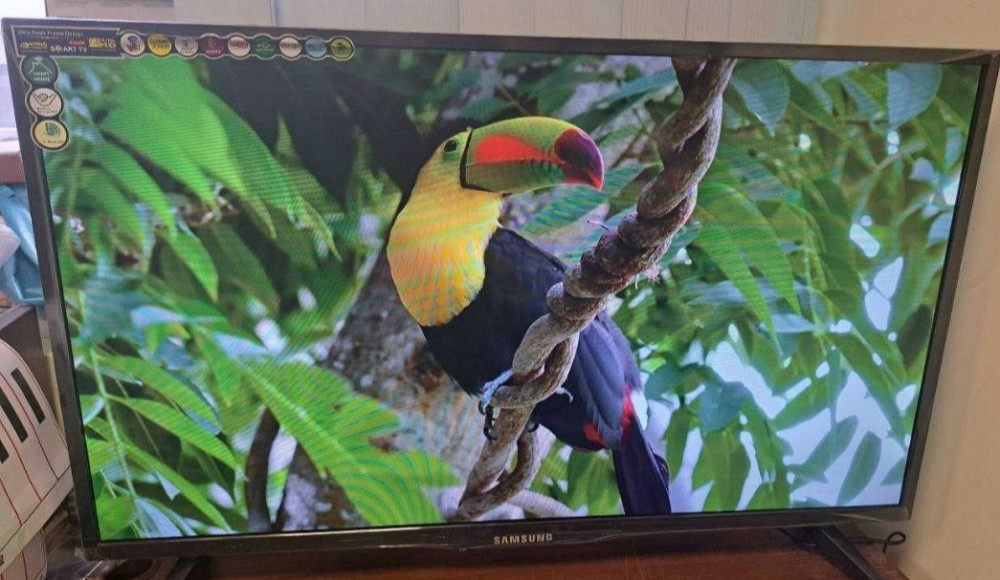 Телевизор: Samsung Smart TV T2 45