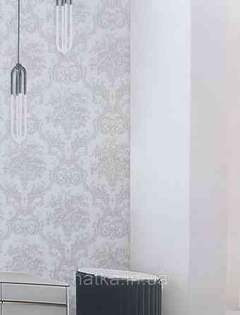 Шпалери вінілові на флізеліні AdaWall Seyyah1.06х10 однотонні смуги структурні біло-сірі з глянцем Київ