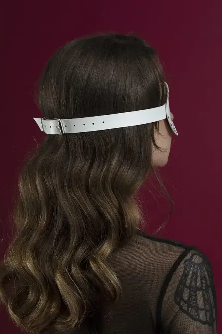 Маска на очі з заклепками Feral Feelings - Blindfold Mask, натуральна шкіра, біла Львів - фото 3