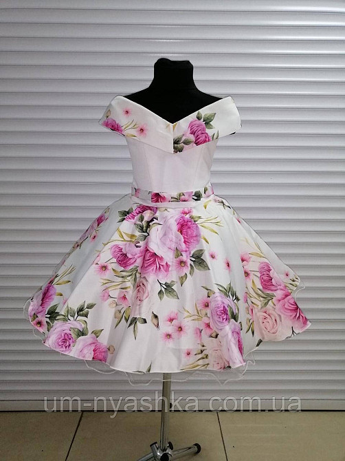 Пышное нарядное платье в ретро стиле 