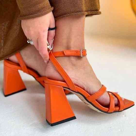 LIRIO Яскраві босоніжки жіночі помаранчеві, натуральна шкіра літні на стійких підборах LIRIO L0 Коломия