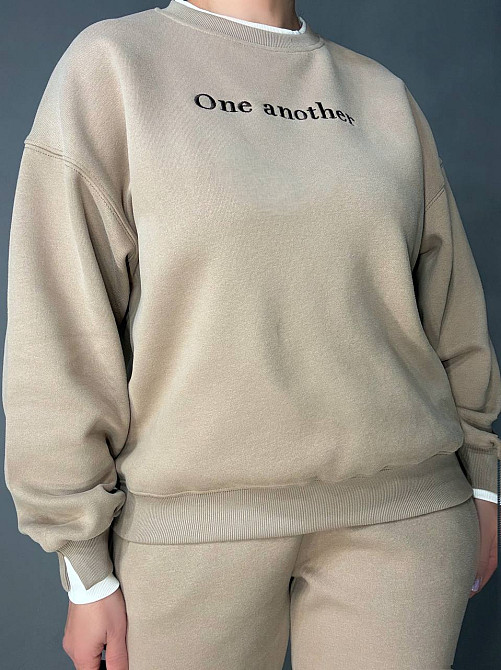 Костюм женский A-N 27063 свитшот и джогеры оверсайз с вышивкой бежевый, бежевый, S Киев - изображение 8