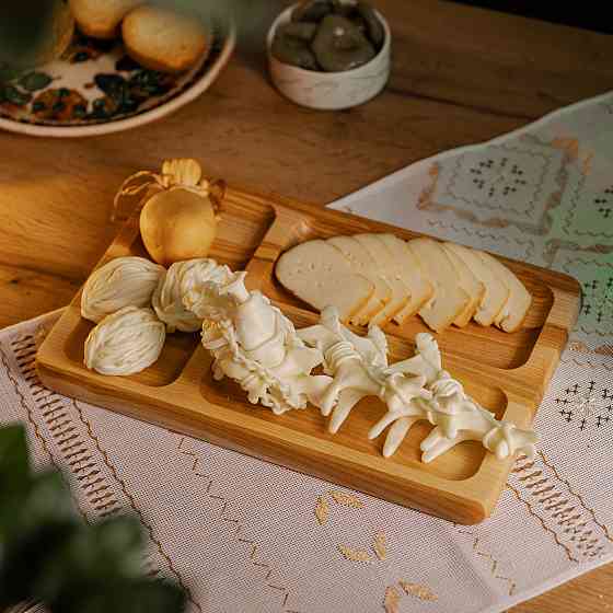 Дошка для подачі дерев'яна 35×25 см прямокутна на 3 секції T32W250 Коломия