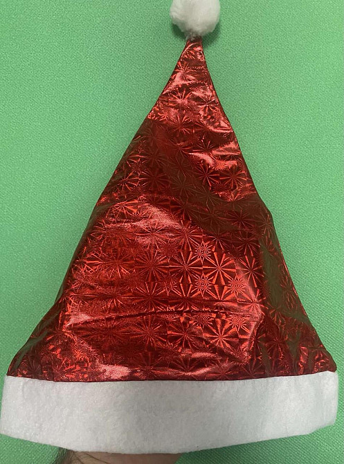 Новорічна шапка червона блискуча для дітей та дорослих, розмір по колу приблизно 56 см, текстиль Київ - фото 1