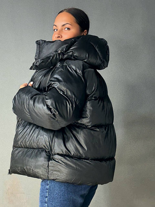 Куртка женская Lady Yep 10041 глянцевая пуффер оверсайз с капюшоном черная, черный, 42 Киев - изображение 12