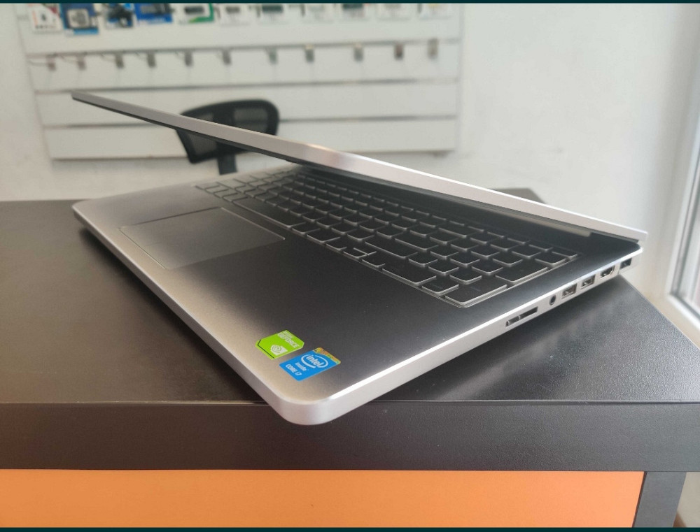 Потужний металевий сенсорний ноутбук  Dell Inspiron 7537 з дискретним відео Киев - изображение 5