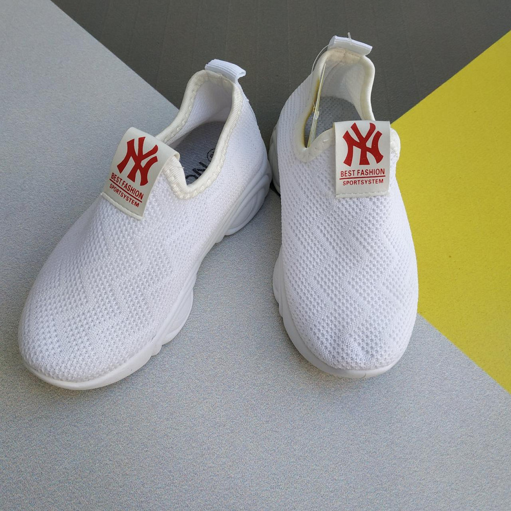 Кроссовки спортивные текстильные белые маломерят  28р 29р Киев - изображение 2