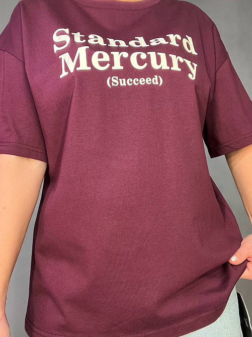 Футболка женская A-N 25007 оверсайз удлиненная с надписью принтом впереди one size, бордовый, one size Киев - изображение 7